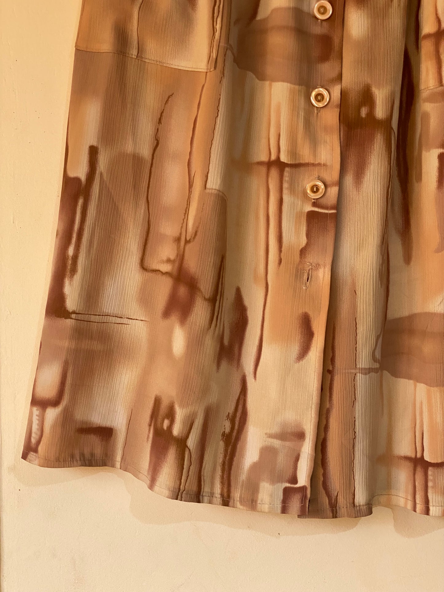 Super unique beige and brown skirt with 2 pockets 🤎🧸