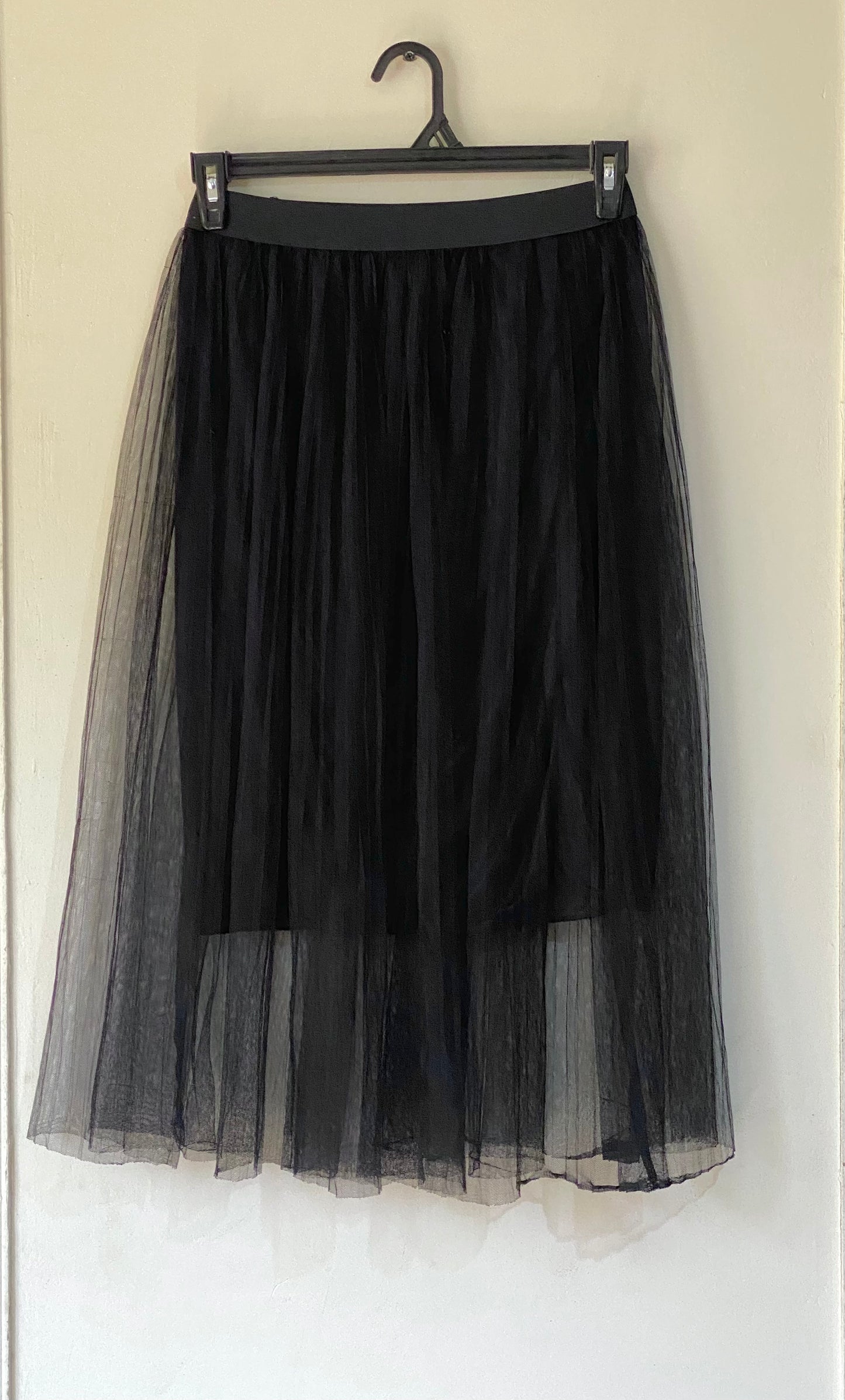 Black maxi skirt with black see through dantel š¤š
