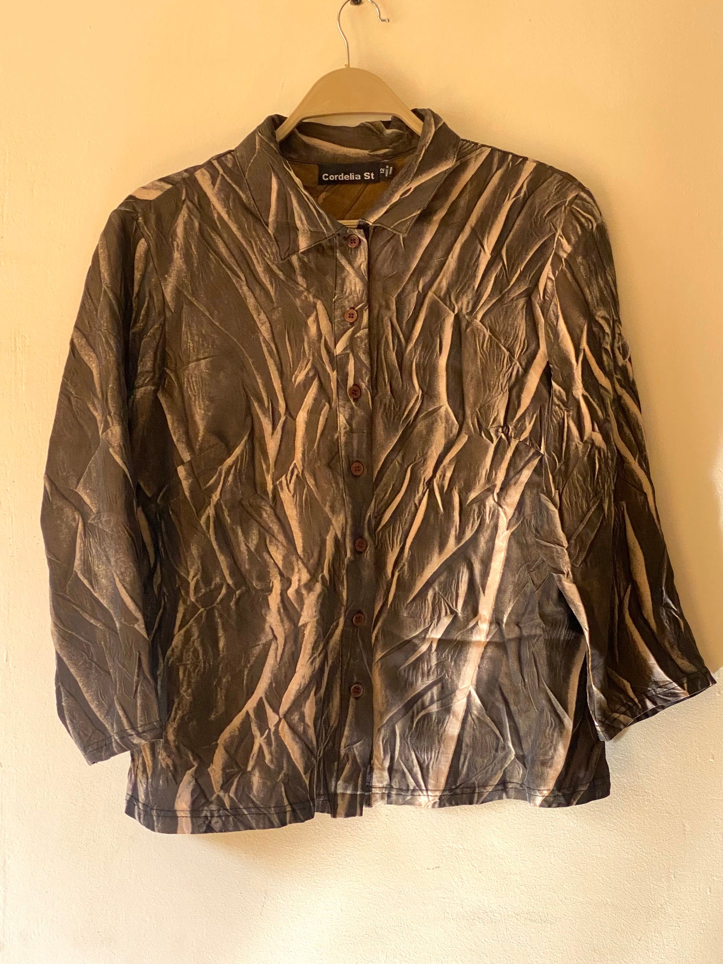 One of a kind brown patterned shirt🌟🤎