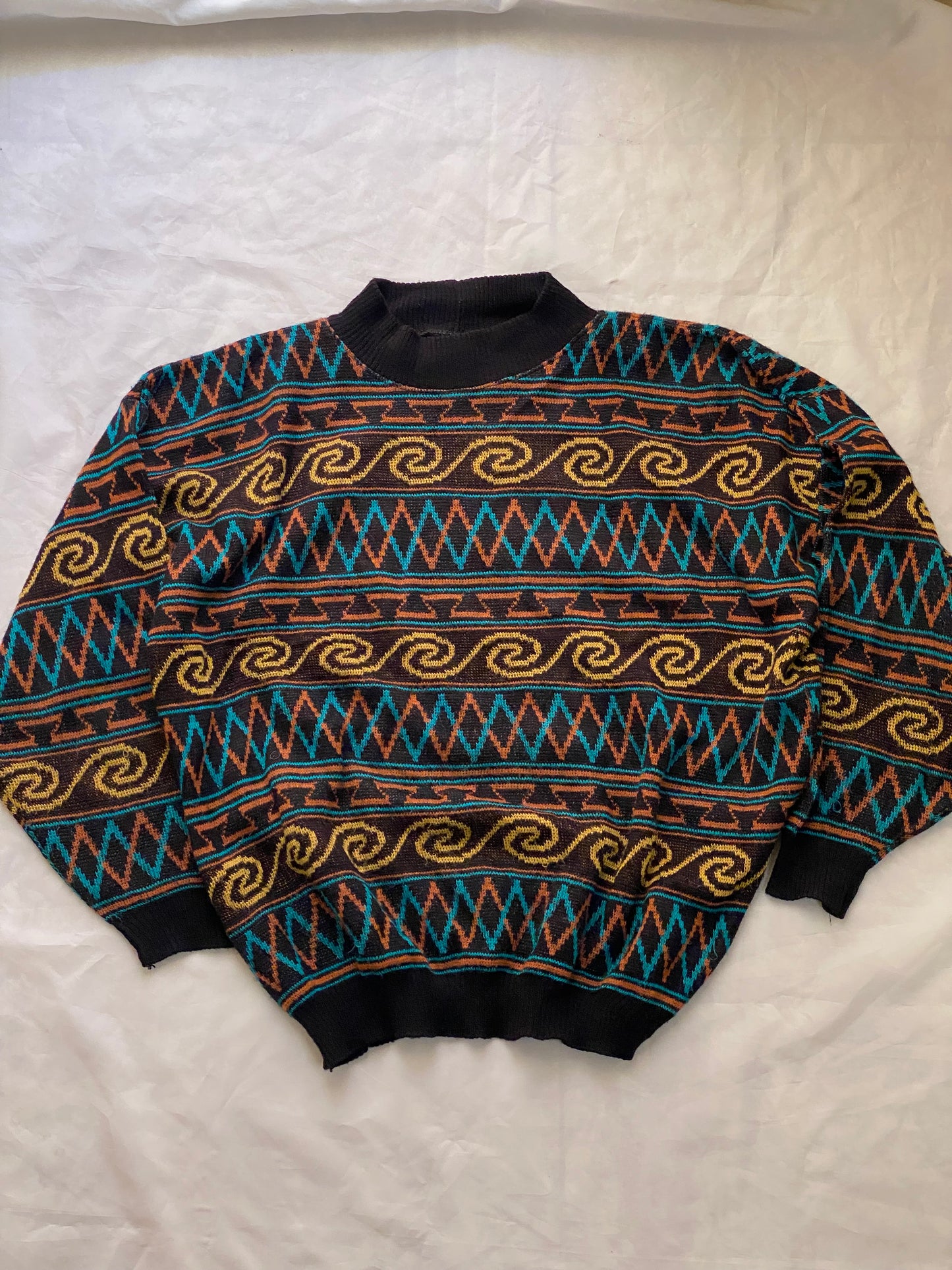 Vintage unisex uniquely patterned pullover 💘