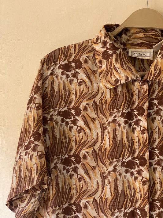 Brown and beige patterned half sleeves shirt!🤎💛