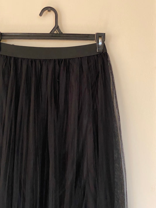 Black maxi skirt with black see through dantel 🖤🌟